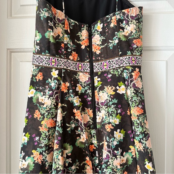 Alice + Olivia Florence Gown - Picture 6 of 11